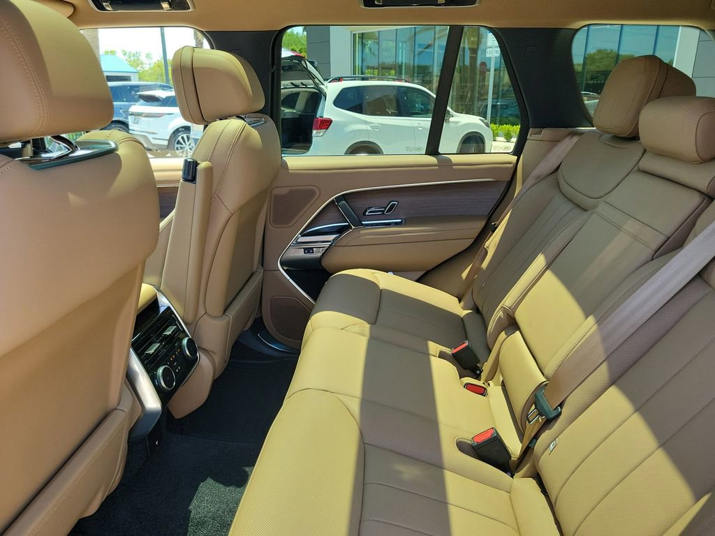 New 2026 Land Rover Range Rover SE AWD/4WD image 16