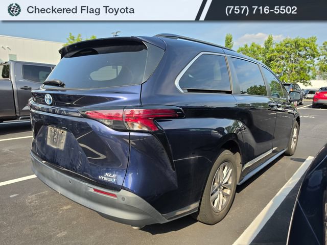 Used 2021 Toyota Sienna XLE w/ XLE Plus Package FWD image 6