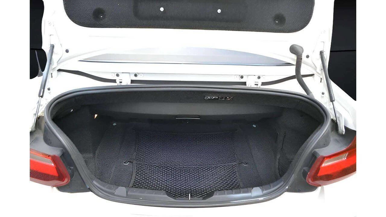 Used 2015 BMW M235i Convertible image 18