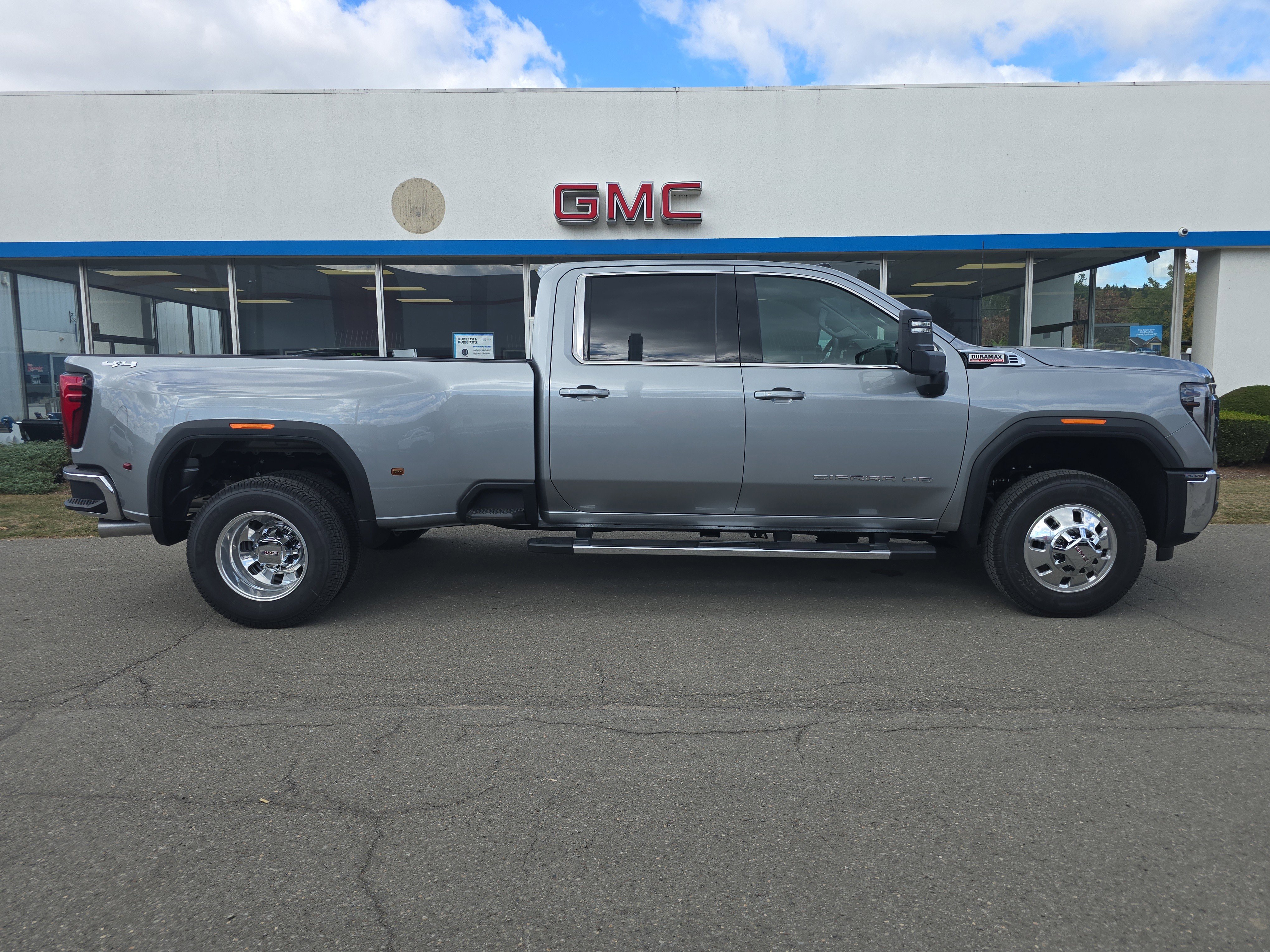 New 2026 GMC Sierra 3500 SLE w/ SLE Value Package image 2
