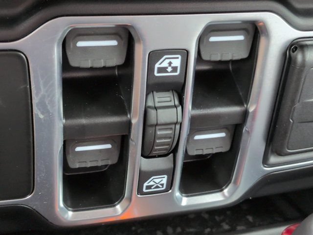 Used 2025 Jeep Gladiator Sport AWD/4WD image 23