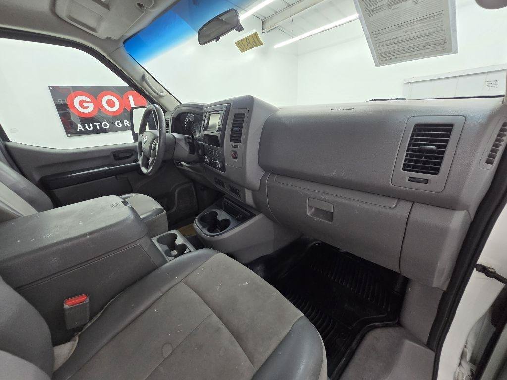 Used 2017 Nissan NV 2500 SV w/ Technology Package RWD image 16