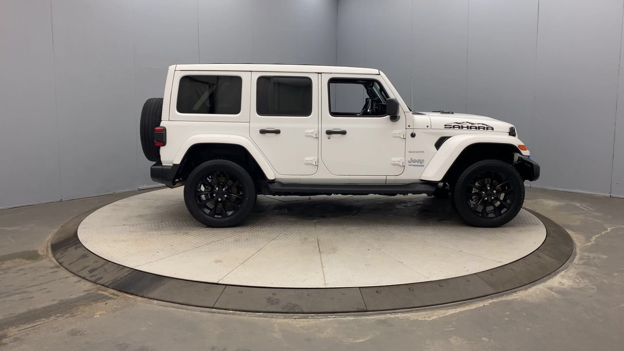 Used 2022 Jeep Wrangler Unlimited Sahara w/ Cold Weather Group AWD/4WD image 6
