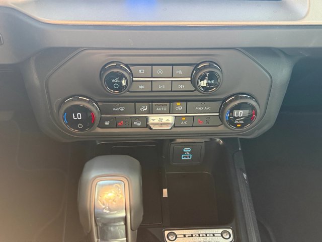 Used 2025 Ford Bronco Outer Banks AWD/4WD image 15