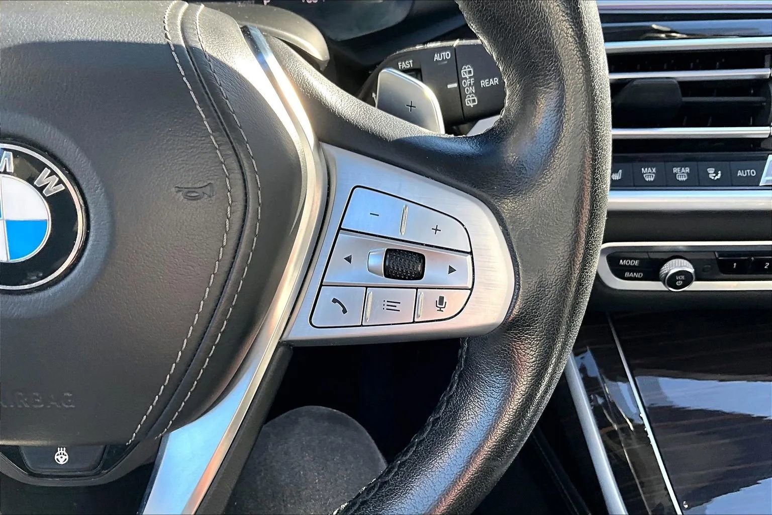 Used 2021 BMW X7 xDrive40i w/ Parking Assistance Package image 18