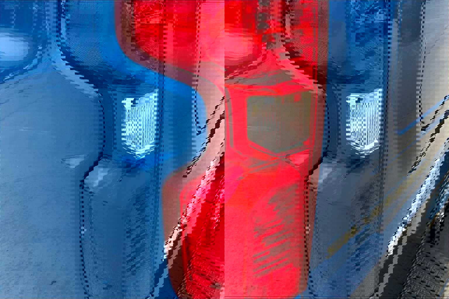 Used 2023 Chevrolet Silverado 1500 Custom image 60