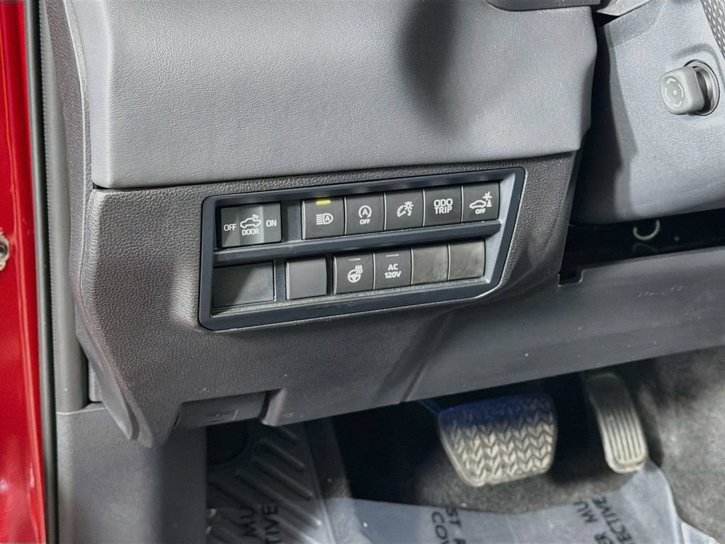 Used 2024 Toyota Tundra Platinum AWD/4WD image 10