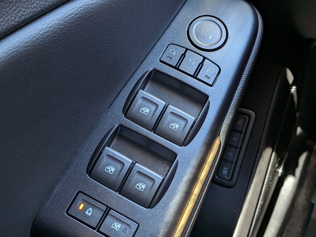 Used 2018 GMC Yukon Denali w/ Denali Ultimate Package image 27