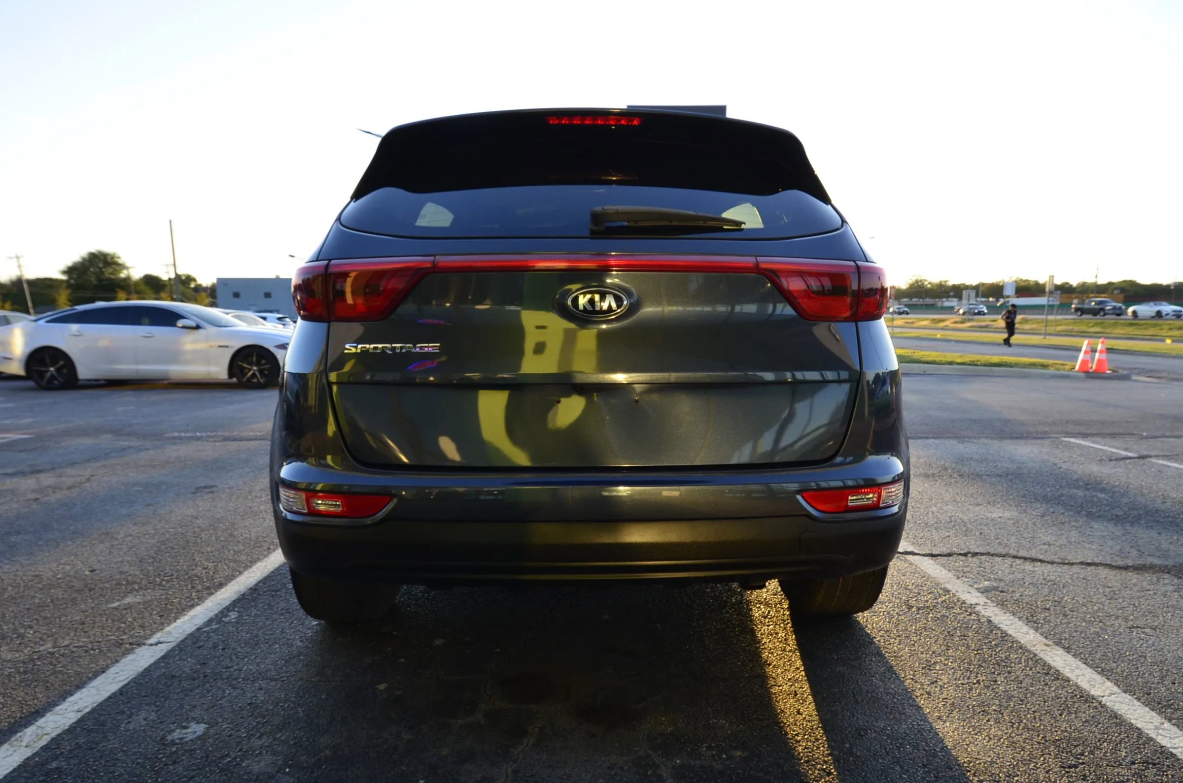 Used 2018 Kia Sportage LX w/ LX Technology Package image 9