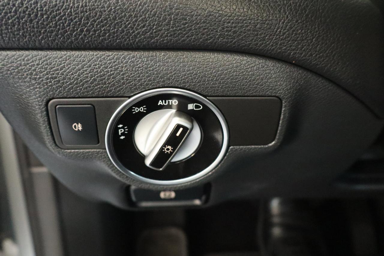 Used 2018 Mercedes-Benz CLA 250 image 27