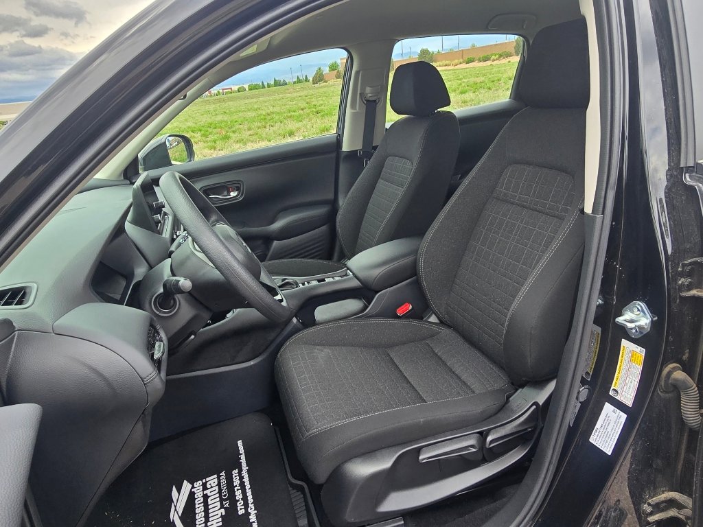 Used 2025 Honda HR-V LX image 12