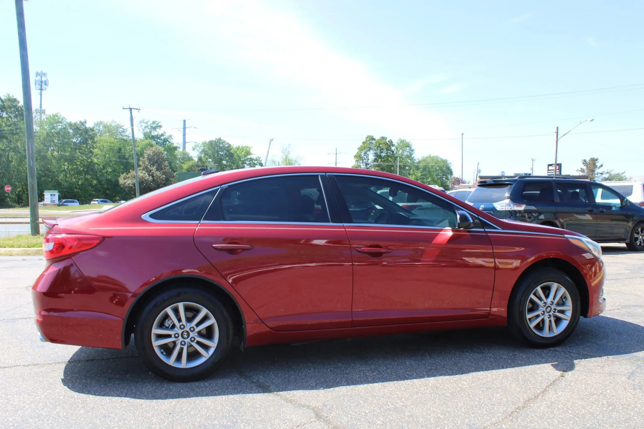 Used 2016 Hyundai Sonata SE FWD image 4