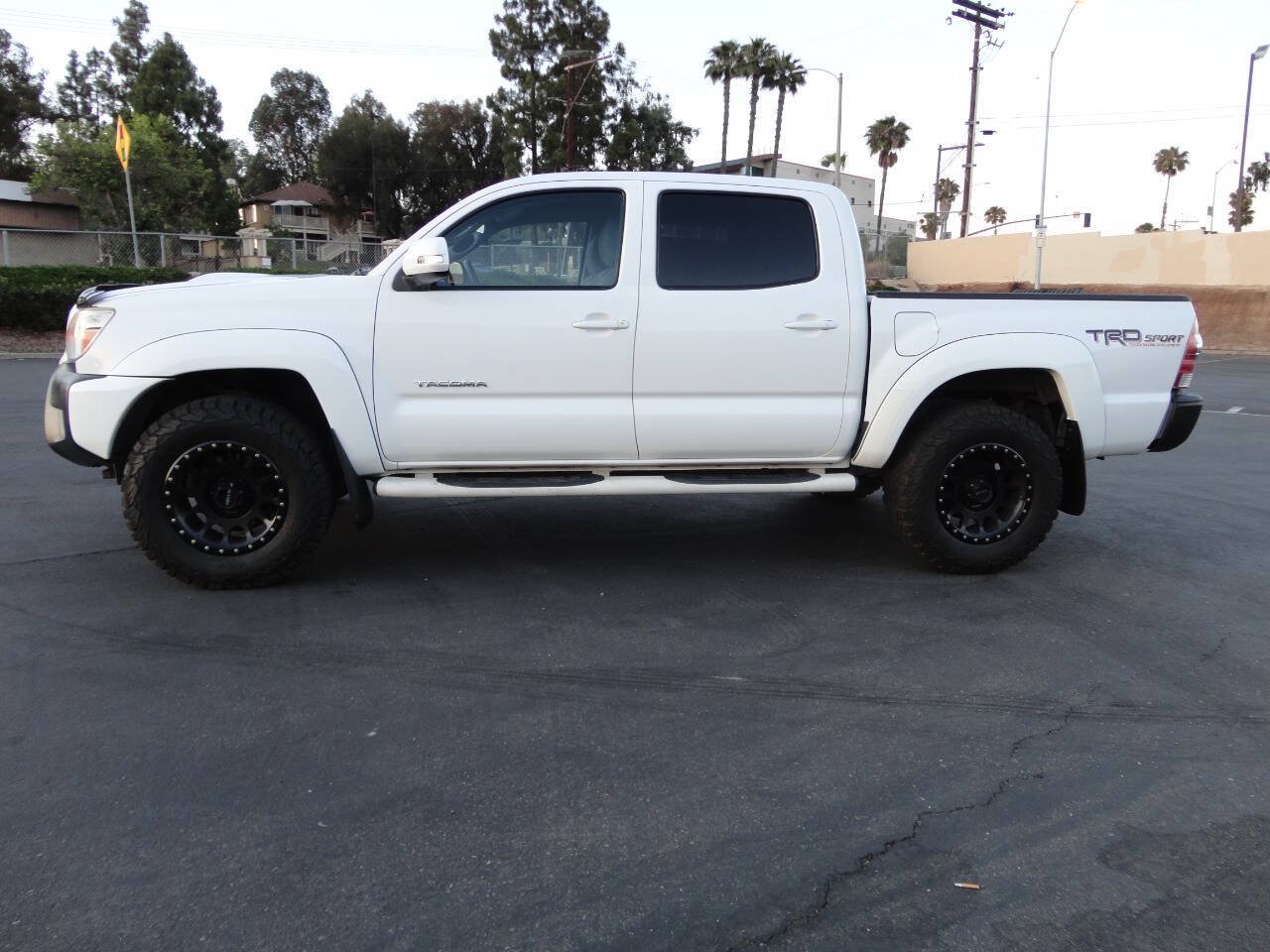 Used 2015 Toyota Tacoma PreRunner w/ TRD Sport Package RWD image 3