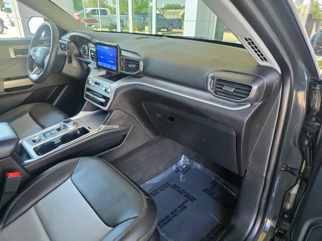 Used 2023 Ford Explorer XLT w/ Equipment Group 202A AWD/4WD image 13