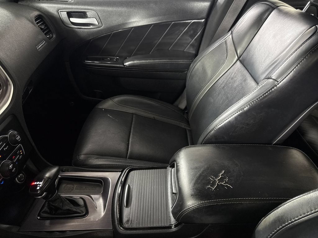 Used 2016 Dodge Charger SXT w/ Premium Group RWD image 17