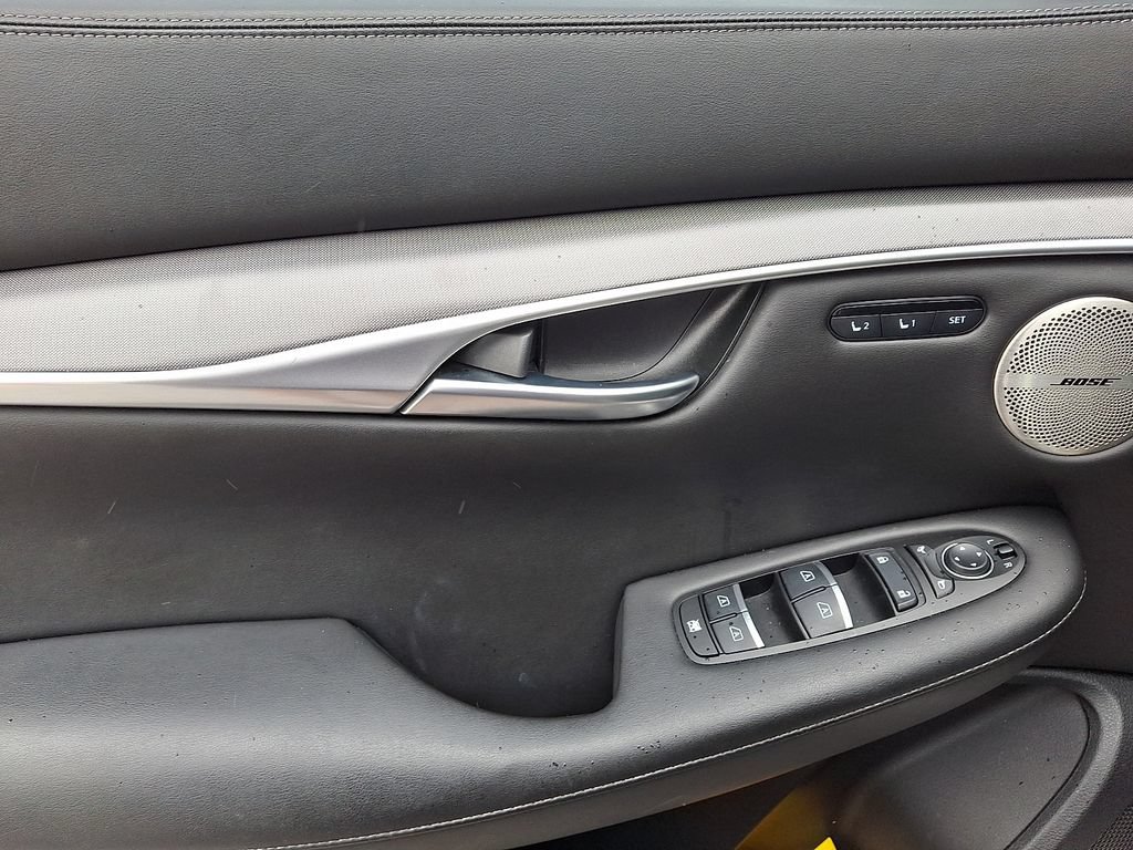 Used 2023 INFINITI QX50 Luxe FWD image 12