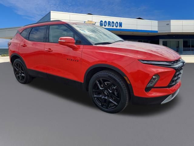 Used 2025 Chevrolet Blazer LT w/ Sound & Technology Package image 8