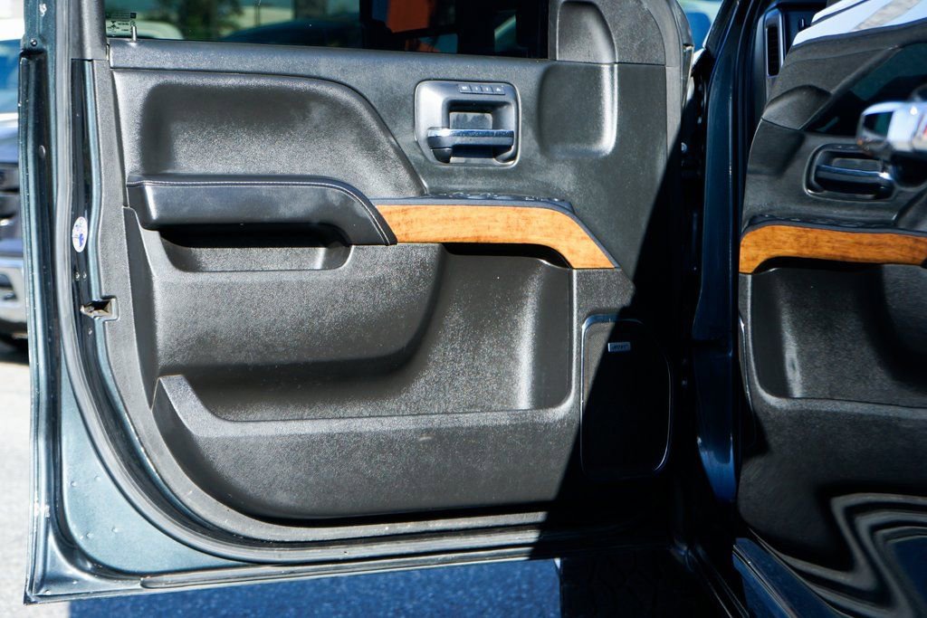 Used 2018 Chevrolet Silverado 3500 High Country w/ Duramax Plus Package image 16