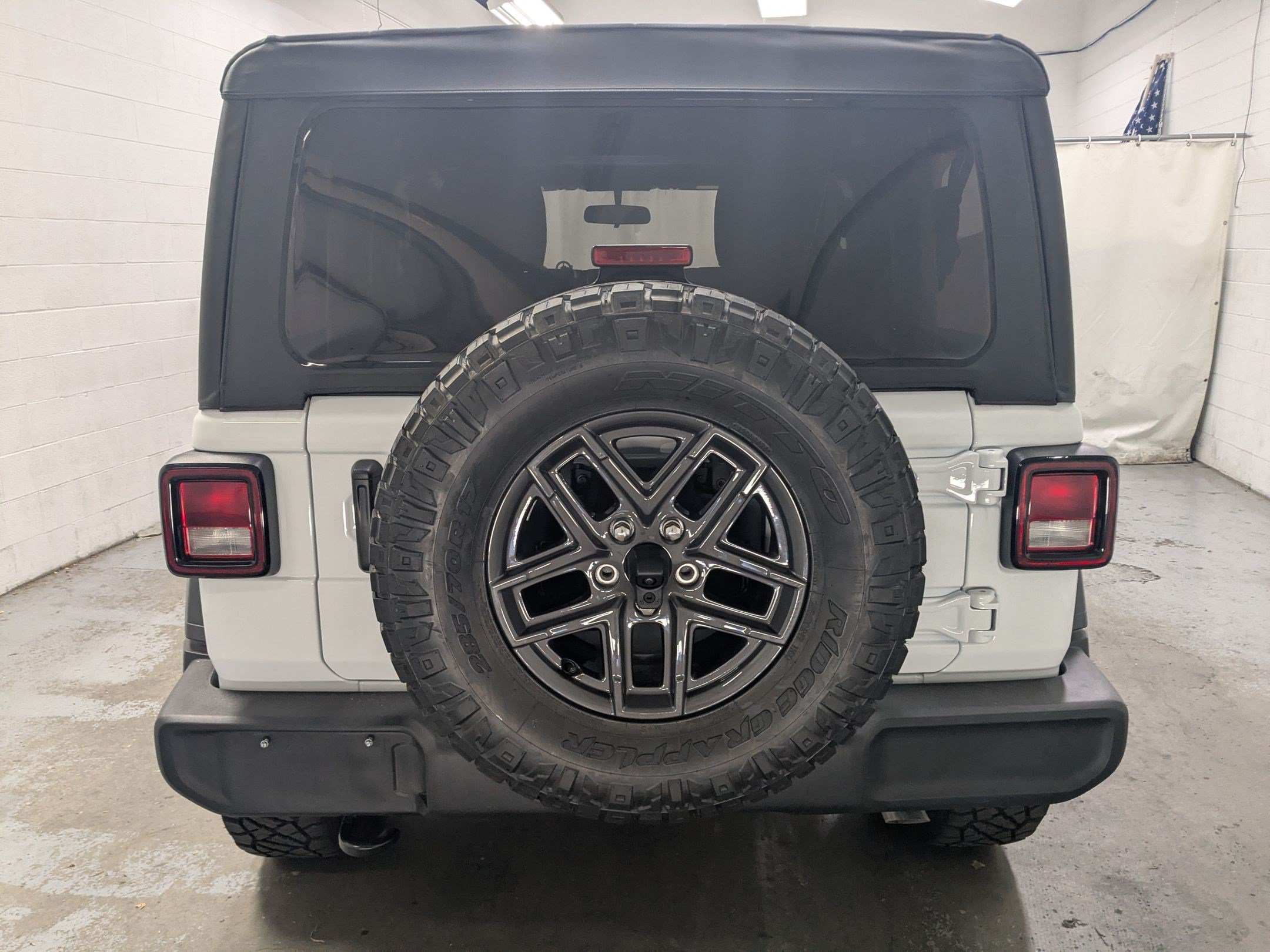 Certified 2026 Jeep Wrangler Sport AWD/4WD image 8