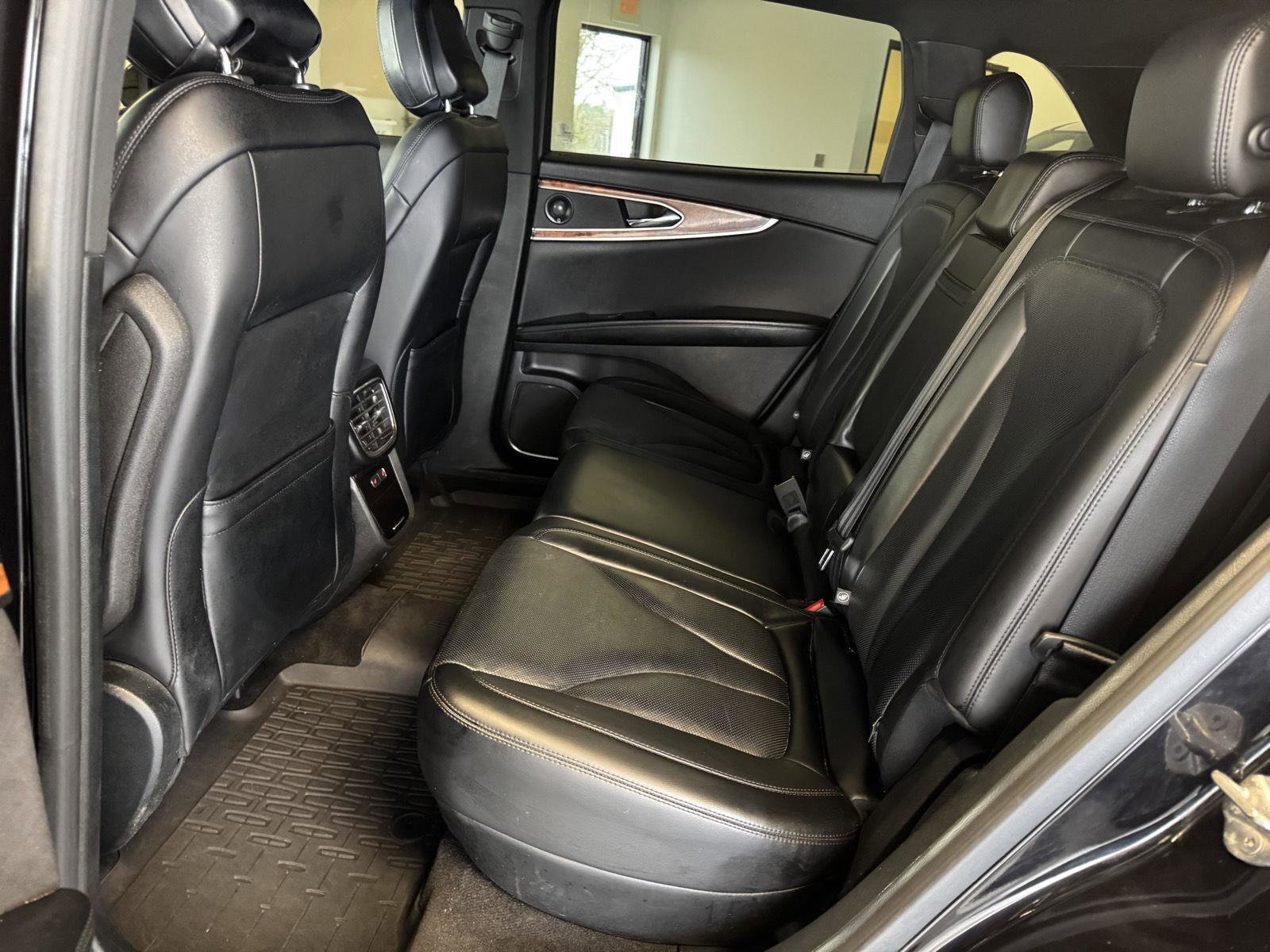 Used 2020 Lincoln Nautilus Reserve w/ Monochromatic Package image 28