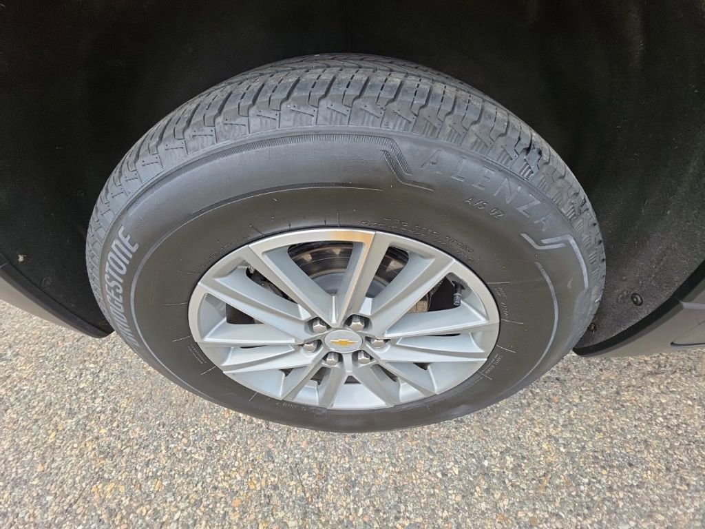 Used 2023 Chevrolet Traverse LT AWD/4WD image 35