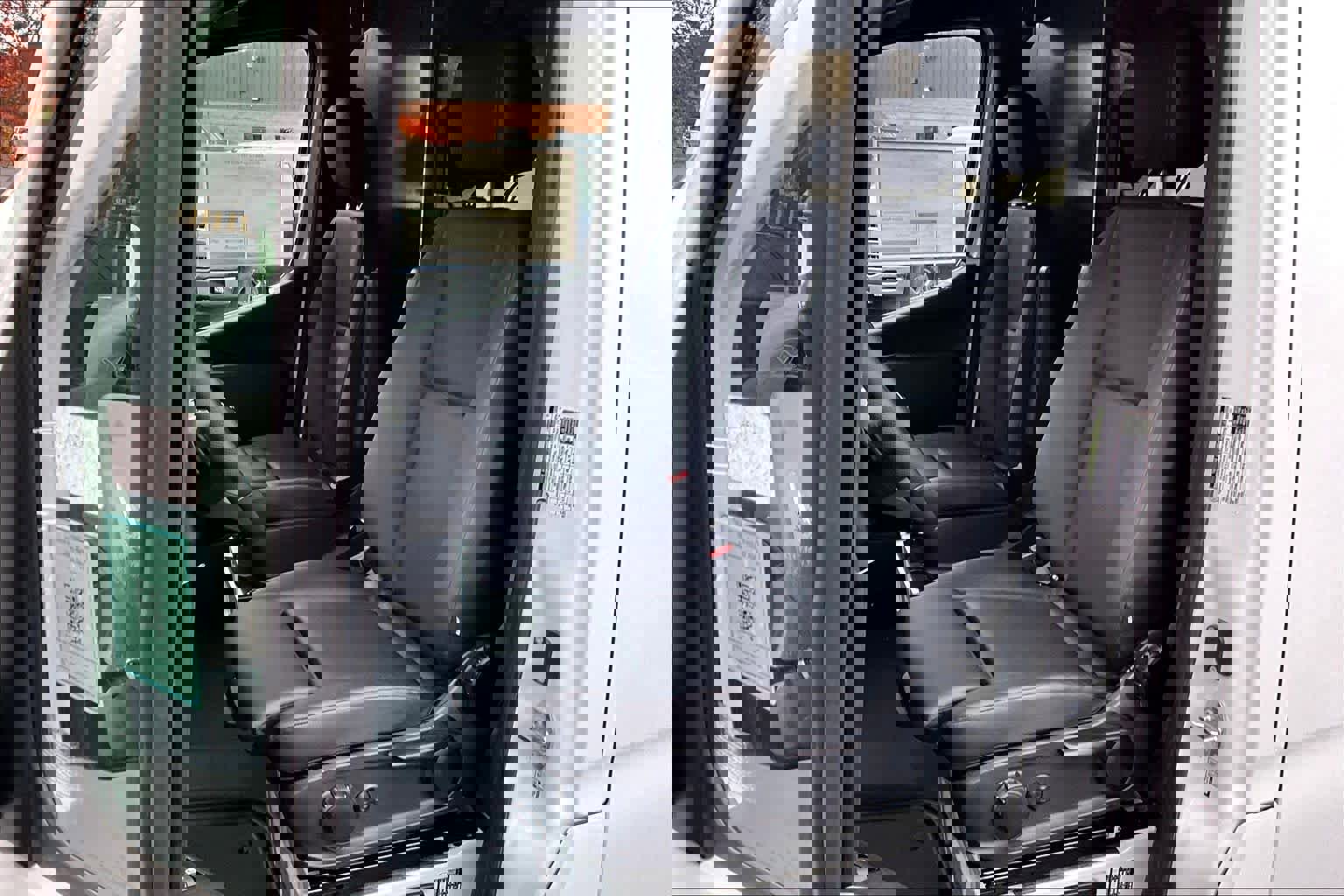 New 2025 Mercedes-Benz Sprinter 2500 image 13