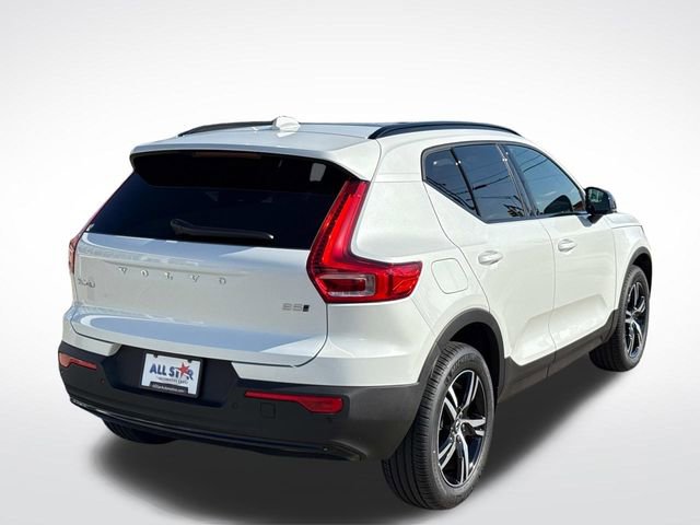 New 2026 Volvo XC40 B5 Core image 8