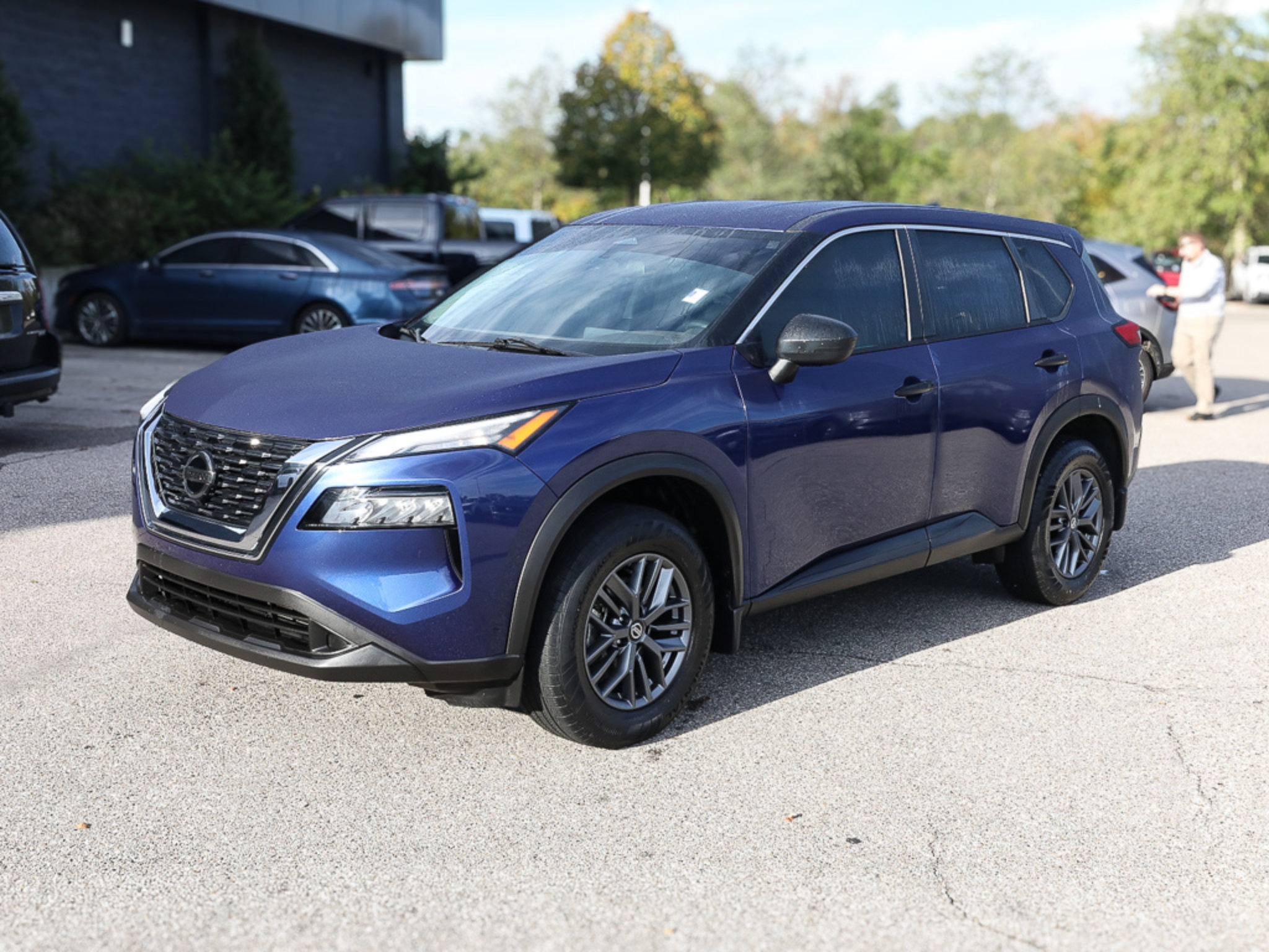 Used 2021 Nissan Rogue S AWD/4WD image 1