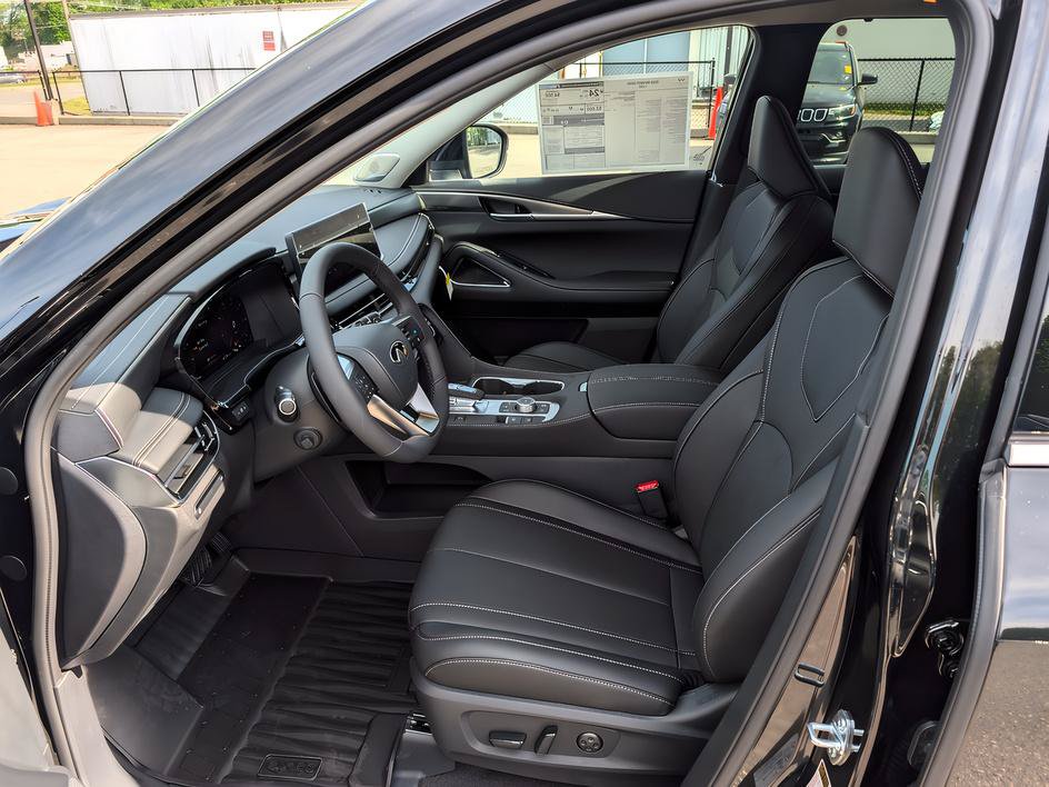 Certified 2026 INFINITI QX60 Luxe FWD image 11