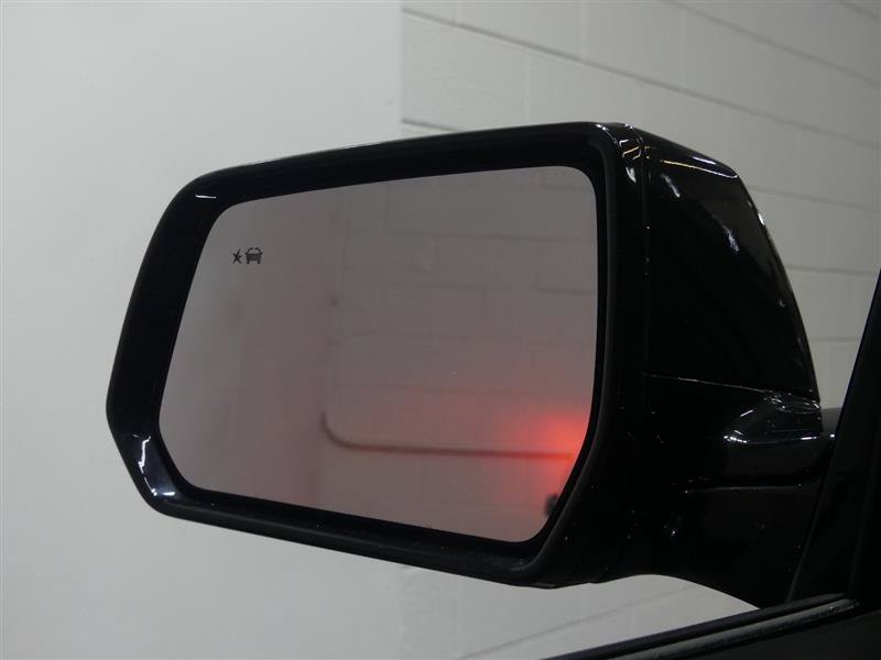 Used 2018 Chevrolet Traverse Premier w/ Redline Edition AWD/4WD image 14