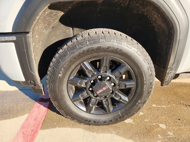 Used 2024 GMC Sierra 2500 AT4 w/ AT4 Premium Plus Package image 8