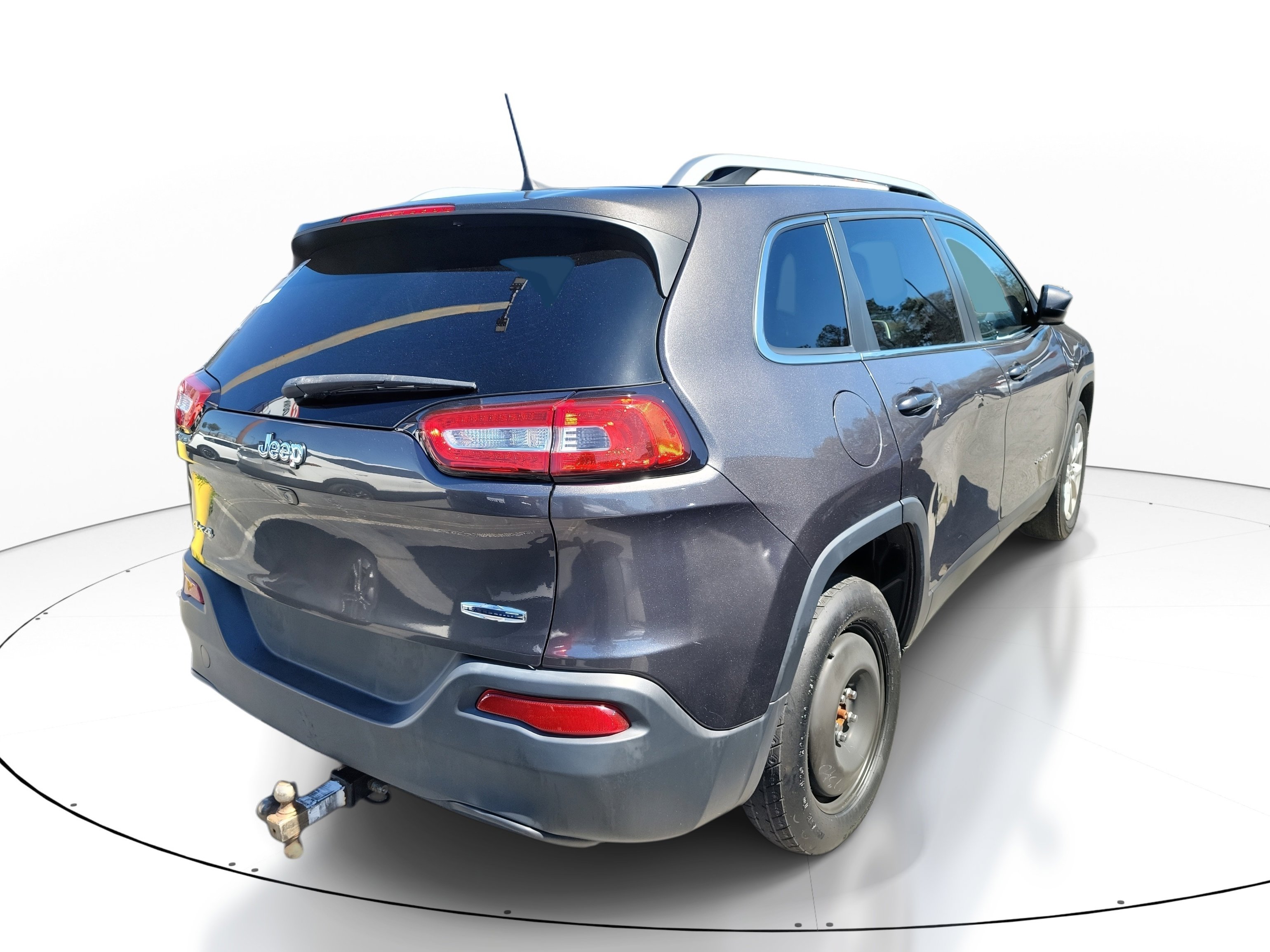 Used 2018 Jeep Cherokee Latitude Plus image 6