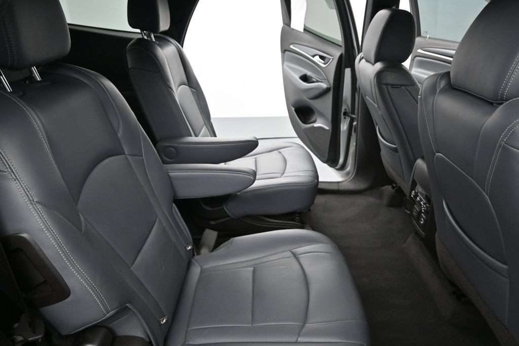 Used 2022 Buick Enclave Premium FWD image 13
