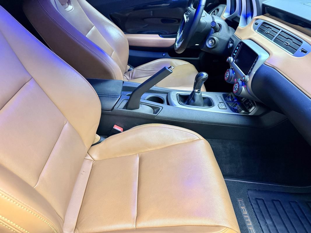 Used 2013 Chevrolet Camaro SS w/ Dusk Special Edition RWD image 11