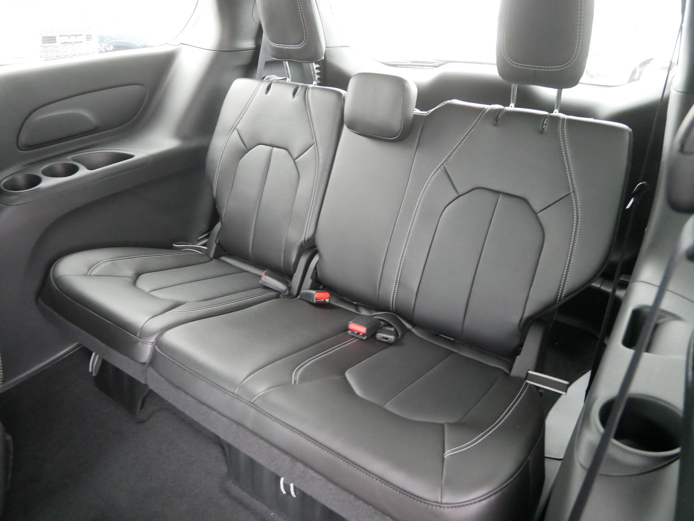 New 2026 Chrysler Voyager LX image 7