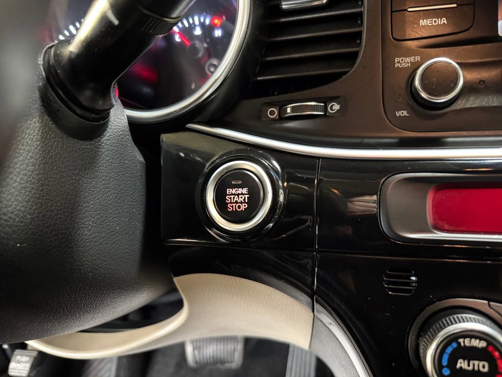 Used 2015 Kia Optima EX w/ EX Premium Package image 29