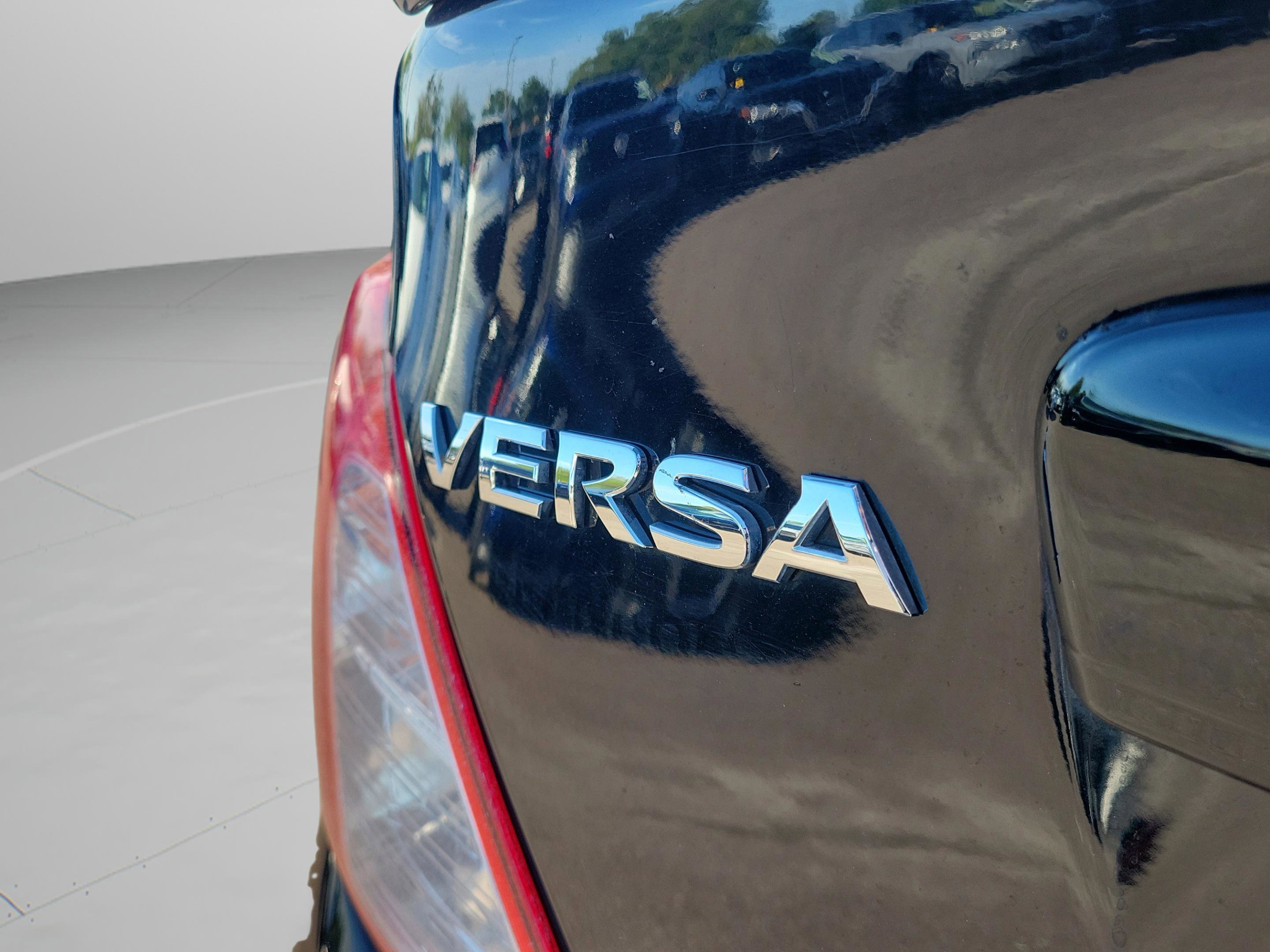 Used 2018 Nissan Versa S Plus image 8