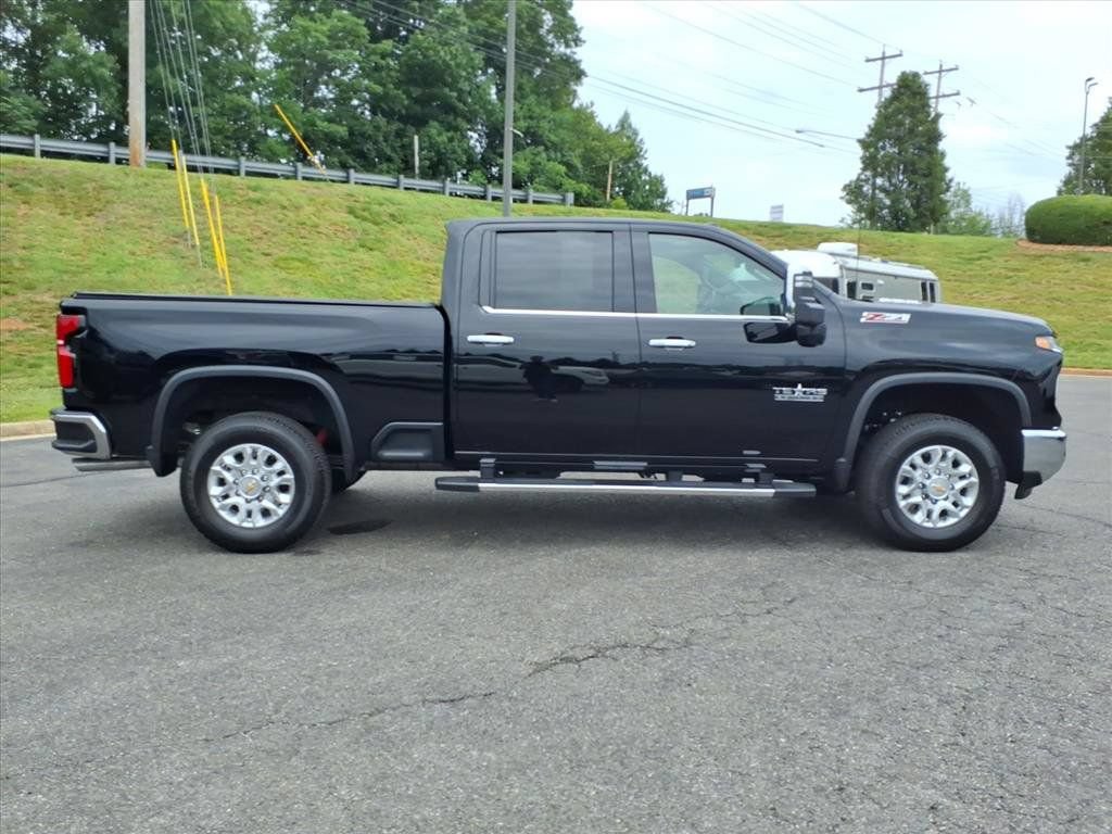 Used 2026 Chevrolet Silverado 2500 LTZ w/ LTZ Texas Edition AWD/4WD image 2