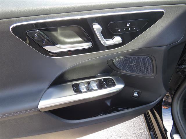 Used 2025 Mercedes-Benz C 300 4MATIC Sedan image 8