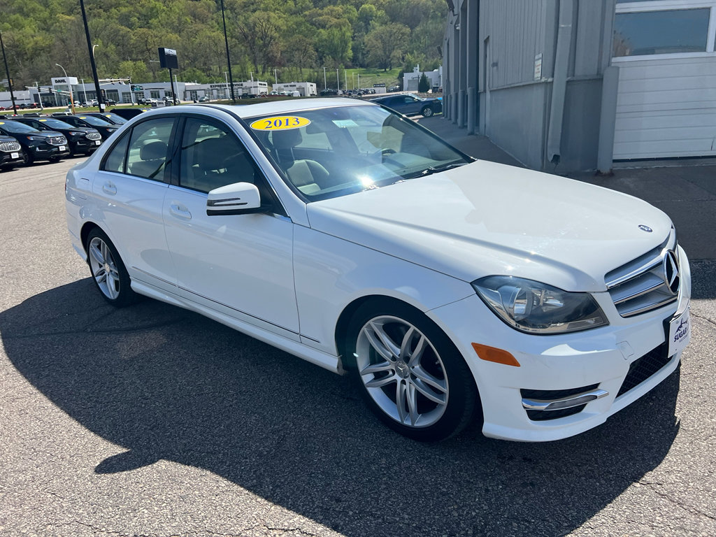 Used 2013 Mercedes-Benz C 300 Sport image 3