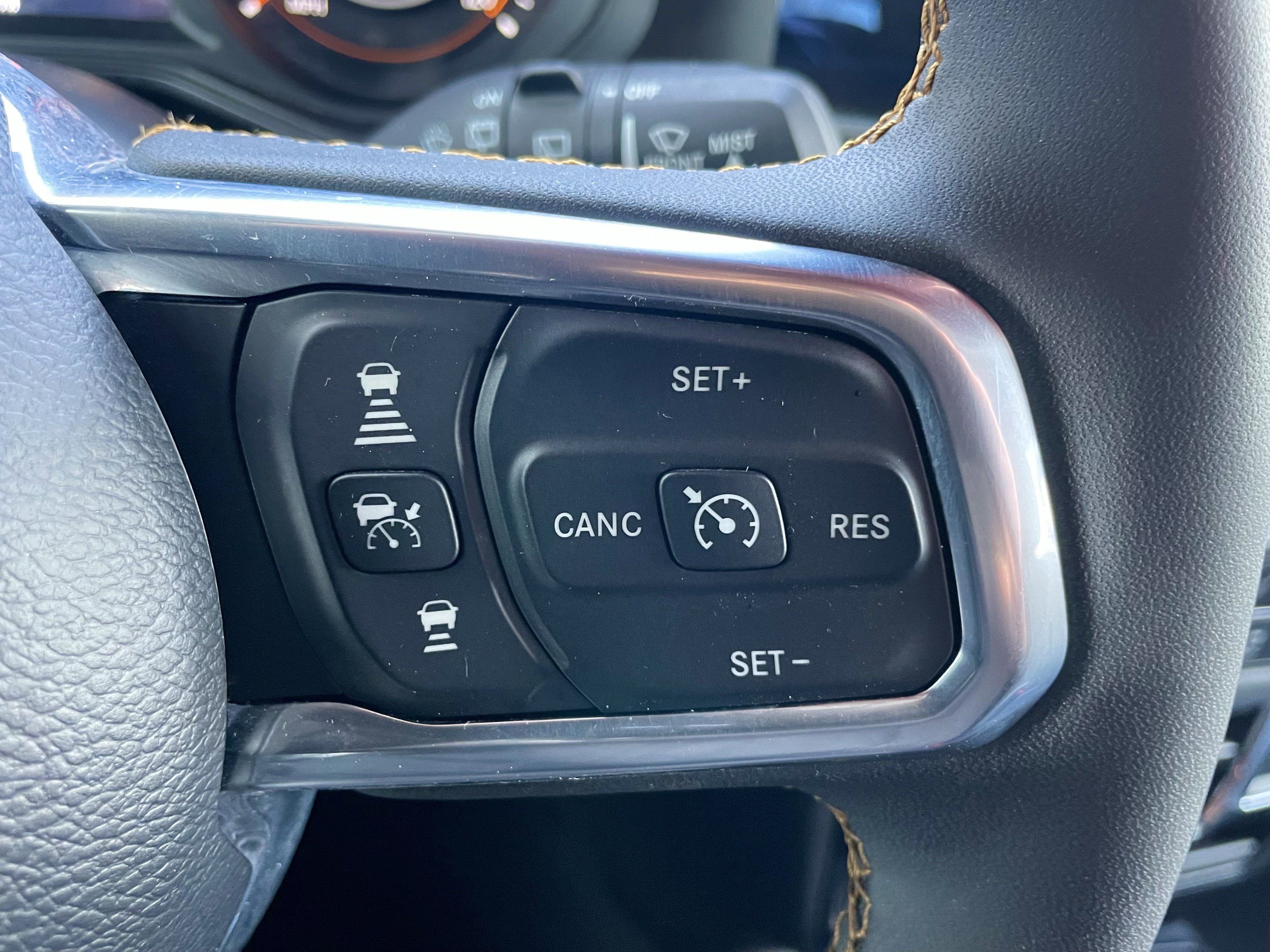 Used 2024 Jeep Wrangler Sahara image 21