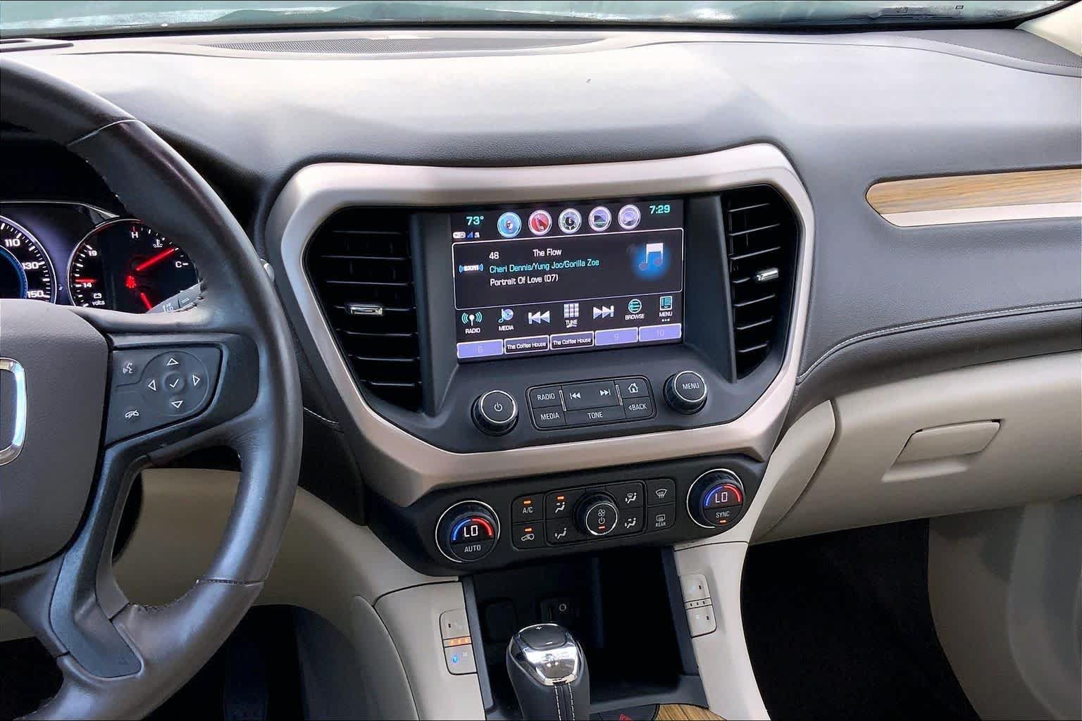 Used 2019 GMC Acadia Denali w/ Technology Package AWD/4WD image 7