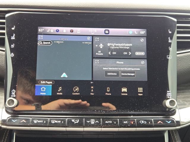 Used 2022 Jeep Wagoneer Series III w/ Premium Group I AWD/4WD image 18