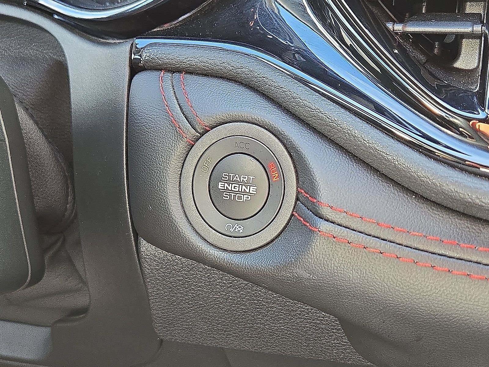 Used 2025 Dodge Durango GT AWD/4WD image 31