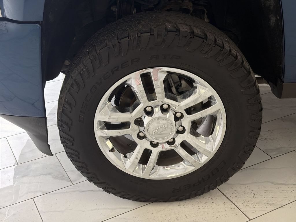 Used 2016 Chevrolet Silverado 2500 High Country w/ Duramax Plus Package AWD/4WD image 33
