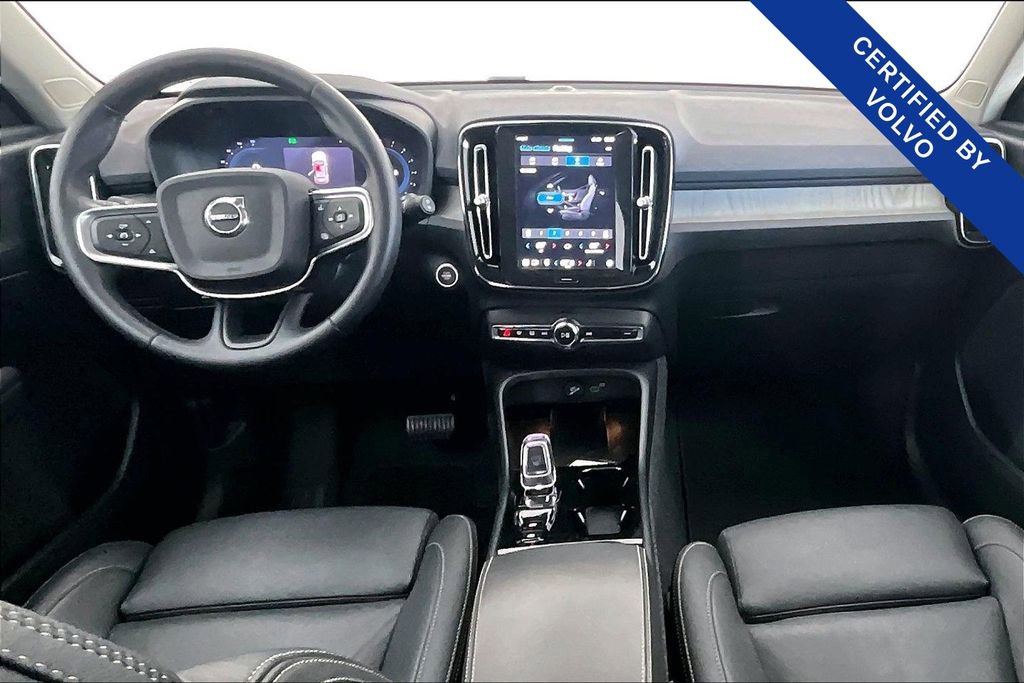 Certified 2025 Volvo XC40 B5 Plus image 21