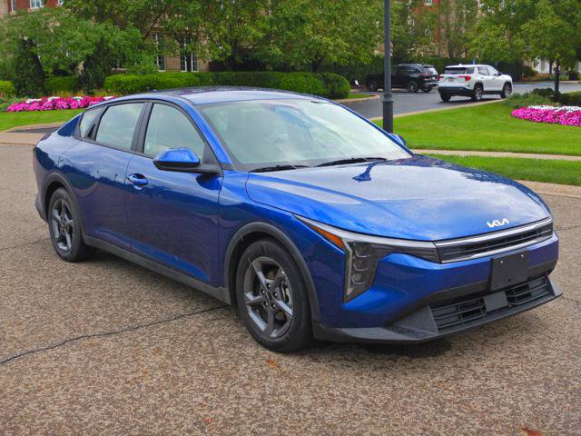 Used 2025 Kia K4 FWD image 3