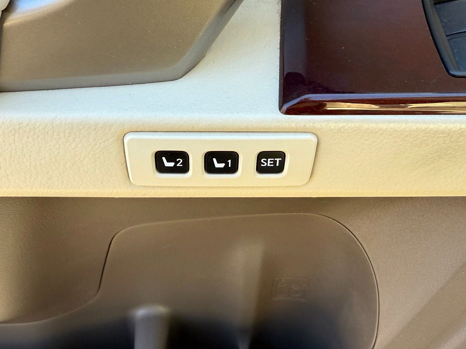 Used 2017 Lexus GX 460 image 16