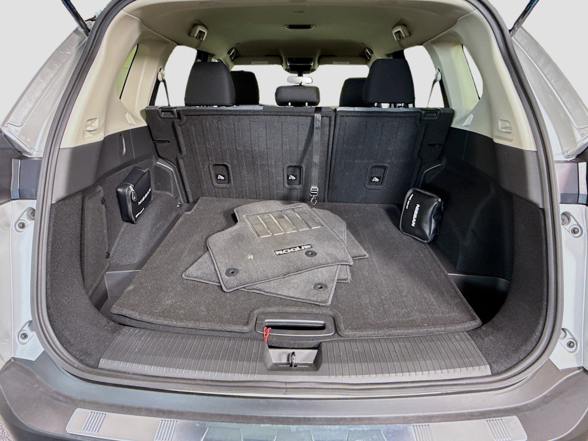 Used 2023 Nissan Rogue SV image 35