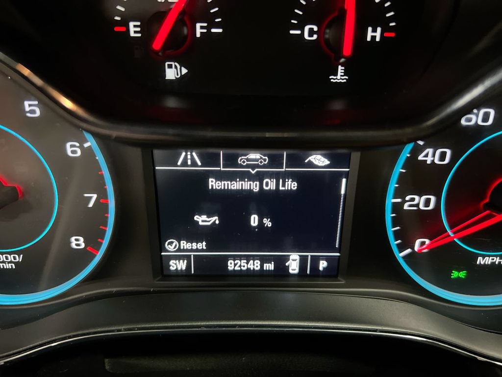 Used 2018 Chevrolet Cruze LT w/ RS Package FWD image 13